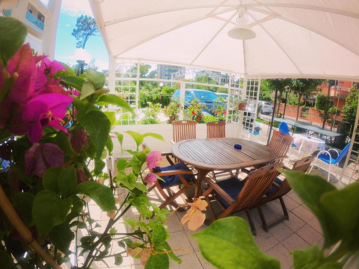 Splendid B&B Milano Marittima Exterior photo