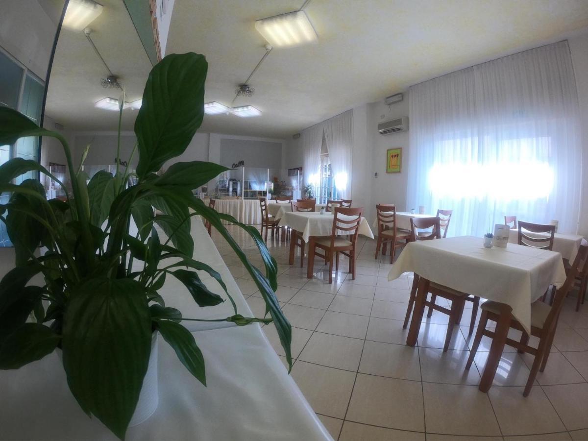 Splendid B&B Milano Marittima Exterior photo